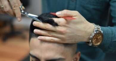 Nuevo horario de la Peluquería en Sede Central